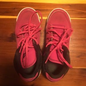 Girls Jordan’s size 5Y